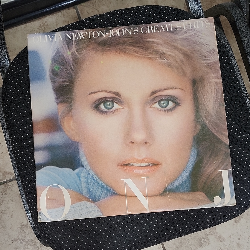 OLIVIA NEWTON-JOHN'S GREATEST HITSVVINYL RECORD